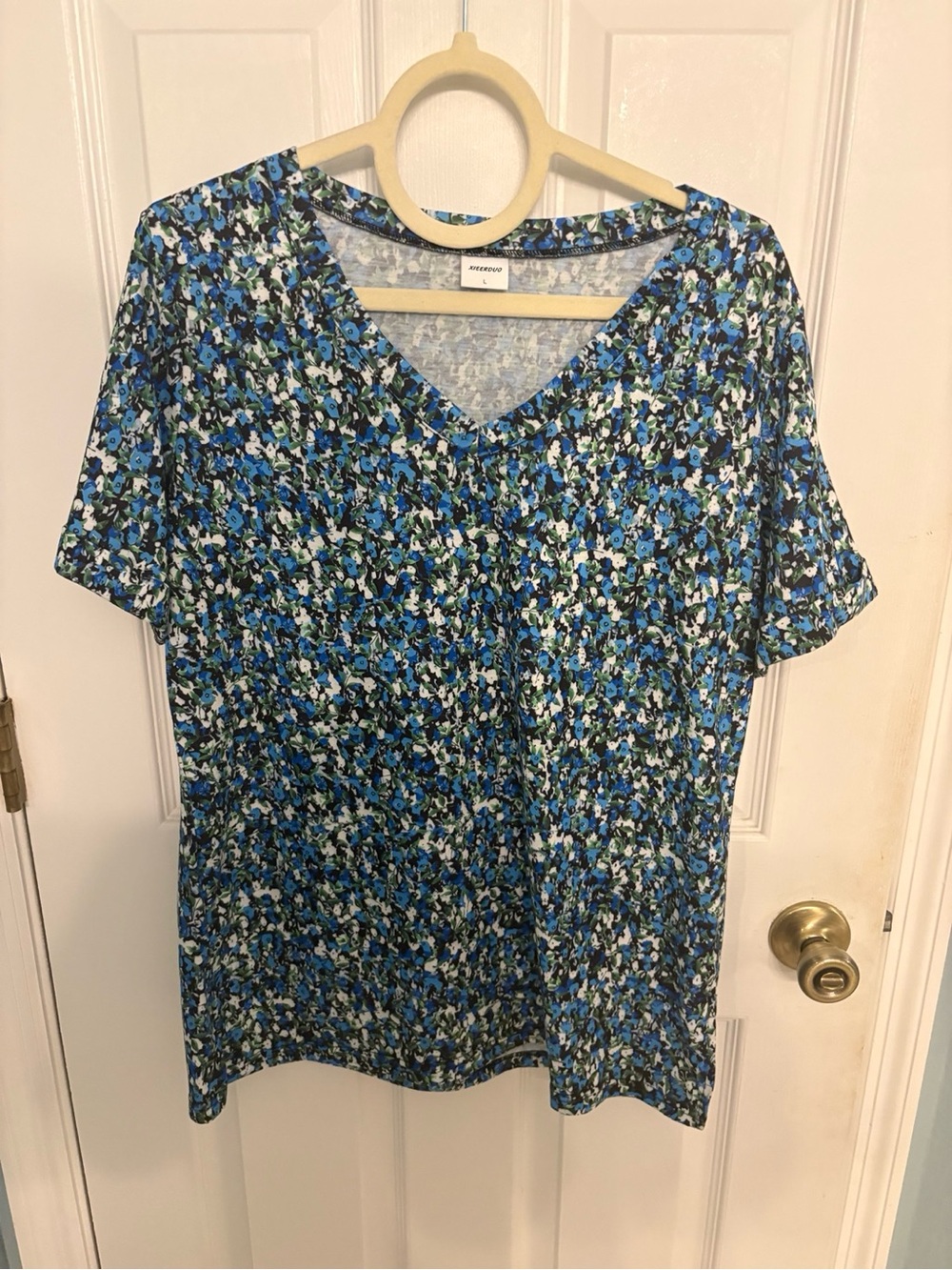 XIEERDUO Blue Green Floral V-Neck Short Sleeve Top – Size Large